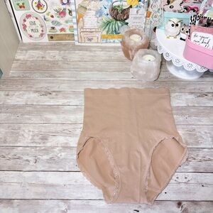 Laura Ashley Beige High Waisted Shapewear Trimmer Womens Sz.S Lace Trim Occasion